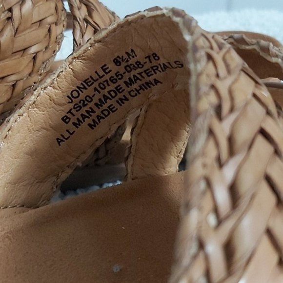 BareTraps Tan Sandals - Picture 5 of 9